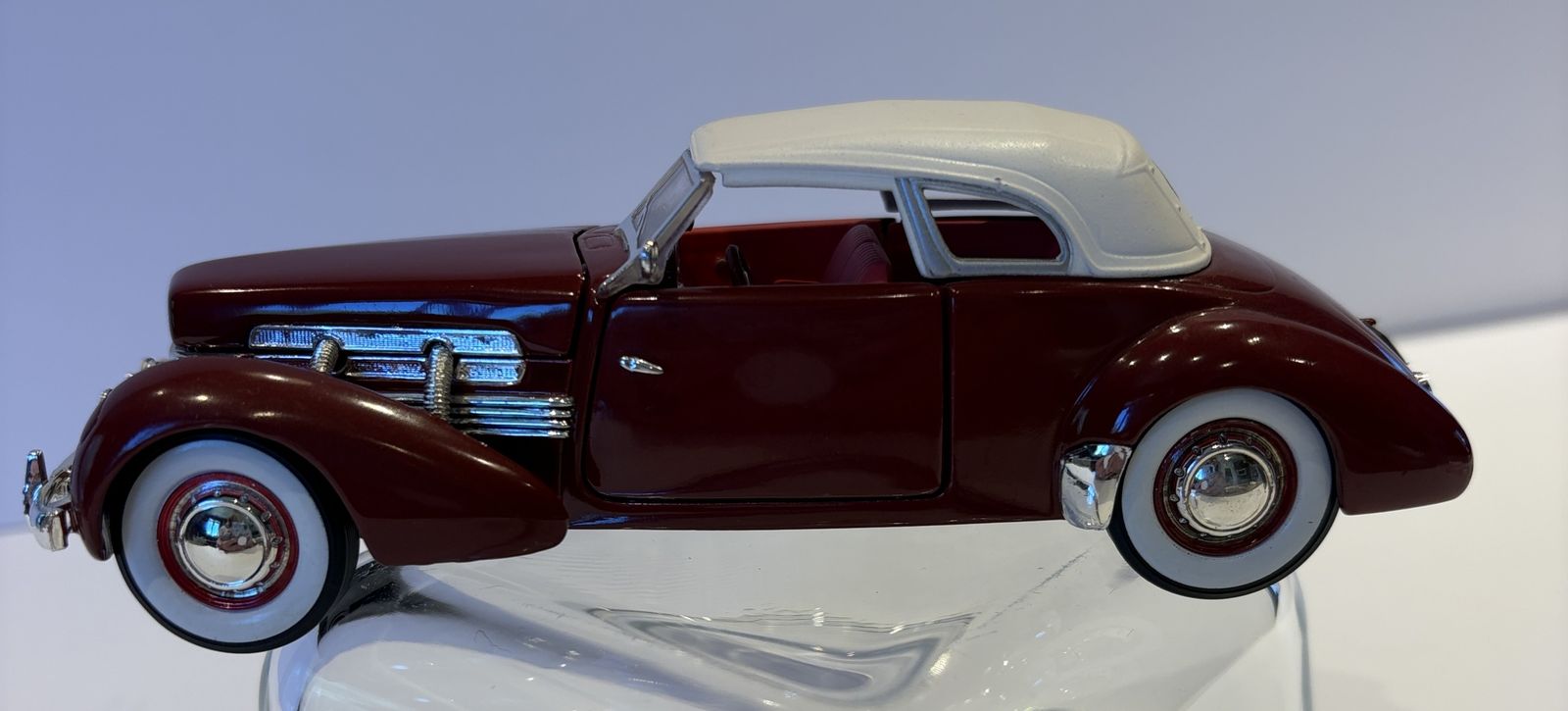 1937 Cord 812 Cabriolet Convertible Die-cast Model Car 1:18 Scale -  Suicide Doors