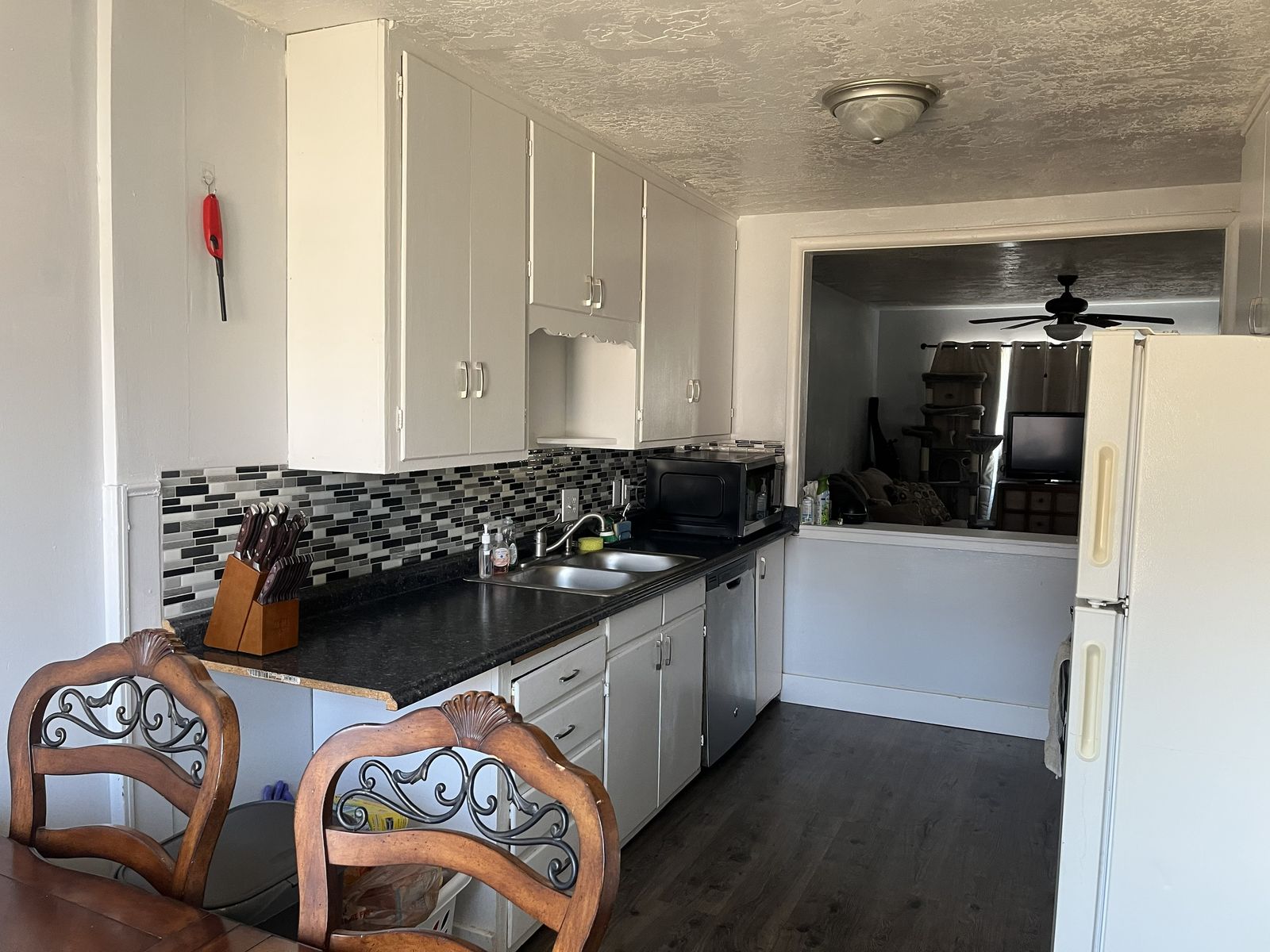 Main image 12