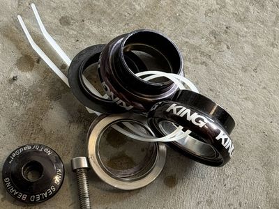 Chris King Headset Black