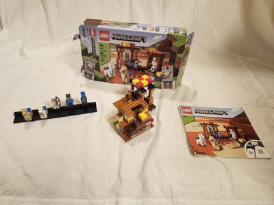LEGO Minecraft 21167 The Trading Post – 100% Complete w/ Box & Instructions