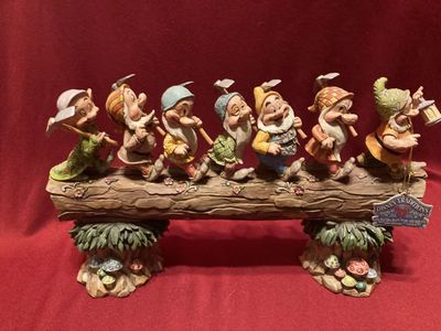 Walt Disney Showcase Collection Homeward Bound Seven Dwarfs On Log By Jim Shore Like New With Box