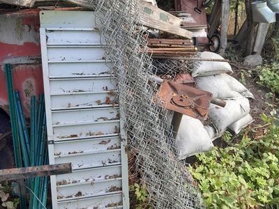 2 Pieces of chain link fencing