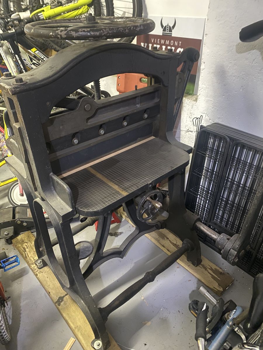 Main image 3