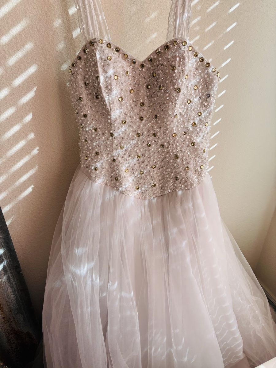 Elegant Light Pink Sequin & Beaded Sweetheart Neck Gown - US Size 6 Formal Dress