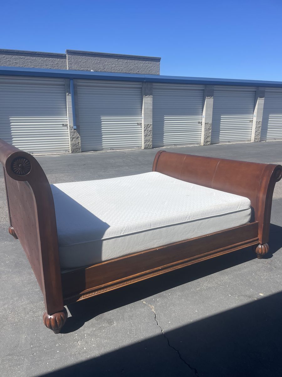 King Size Sleigh Bed With Tempur-Pedic Mattress