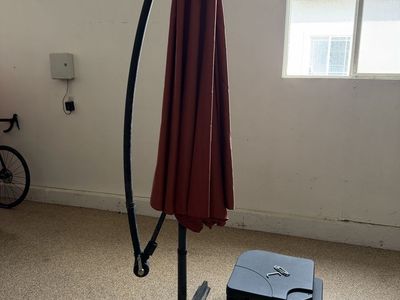 Umbrella with base