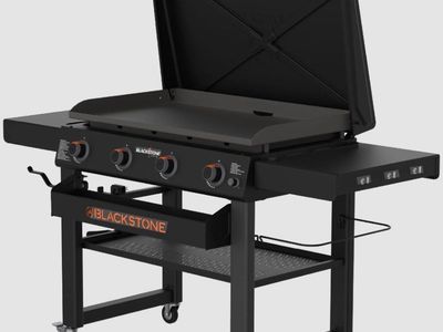 Blackstone 4-Burner Gas Griddle with Hood and Side Shelves
