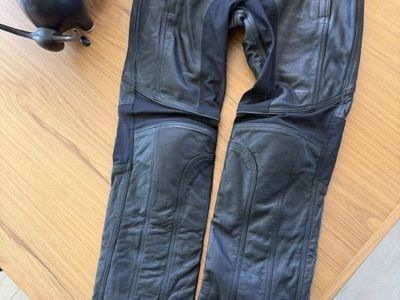 NWT Triumph Cara Leather Motorcycle Pants - Ladies Medium Black #MLLS17103