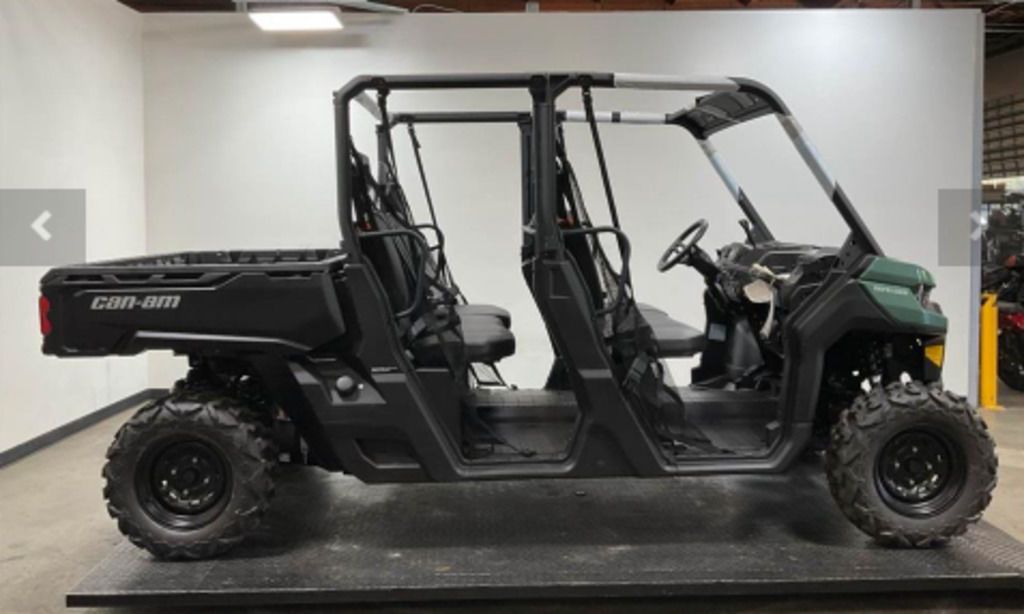 2025 Can-Am® Defender MAX HD7