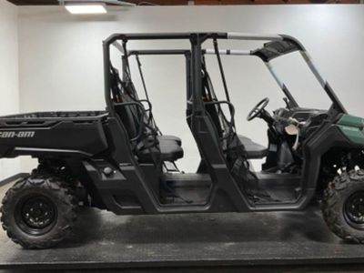 2025 Can-Am® Defender MAX HD7