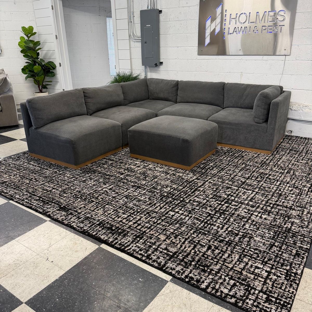 LIKE NEW!! COSTCO HENREDON MURPHY 6-PIECE FABRIC MODULAR SECTIONAL, GRAY!!