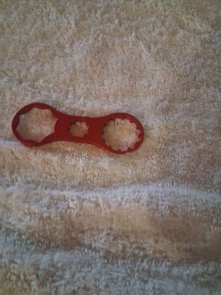 Front fork cap wrench