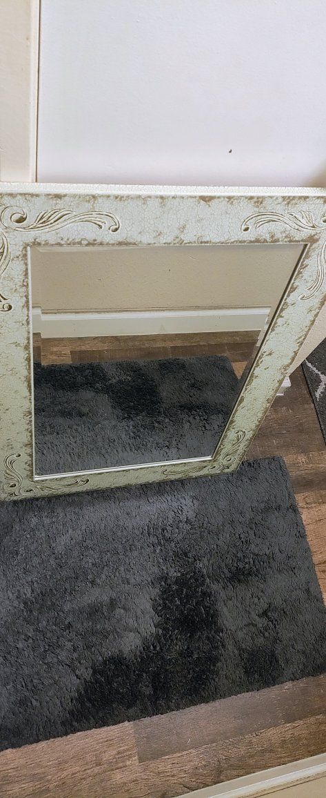 Light green mirror