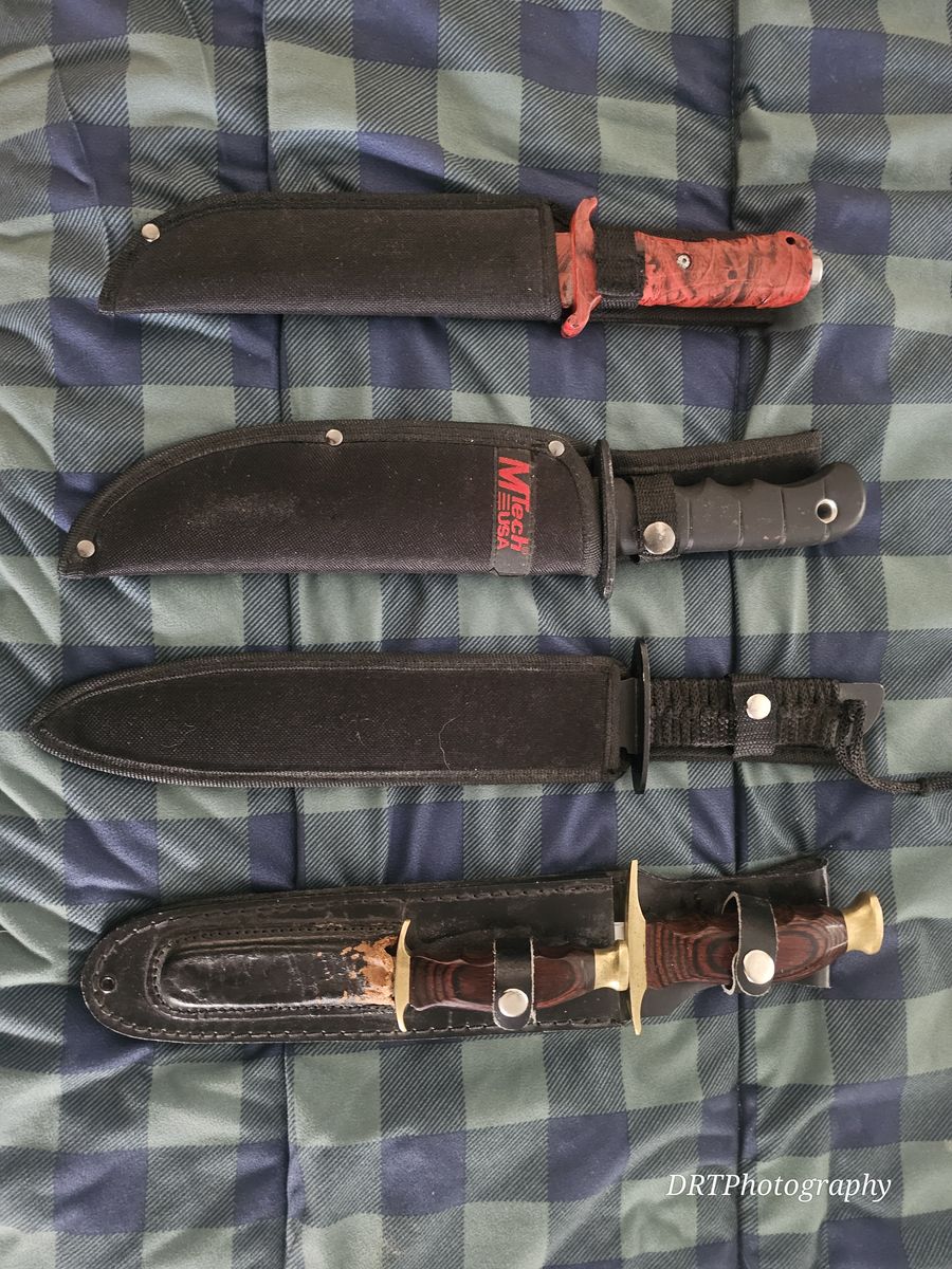 Lot of 4 Assorted Fixed Blade Knives with Sheaths MTech Survivor