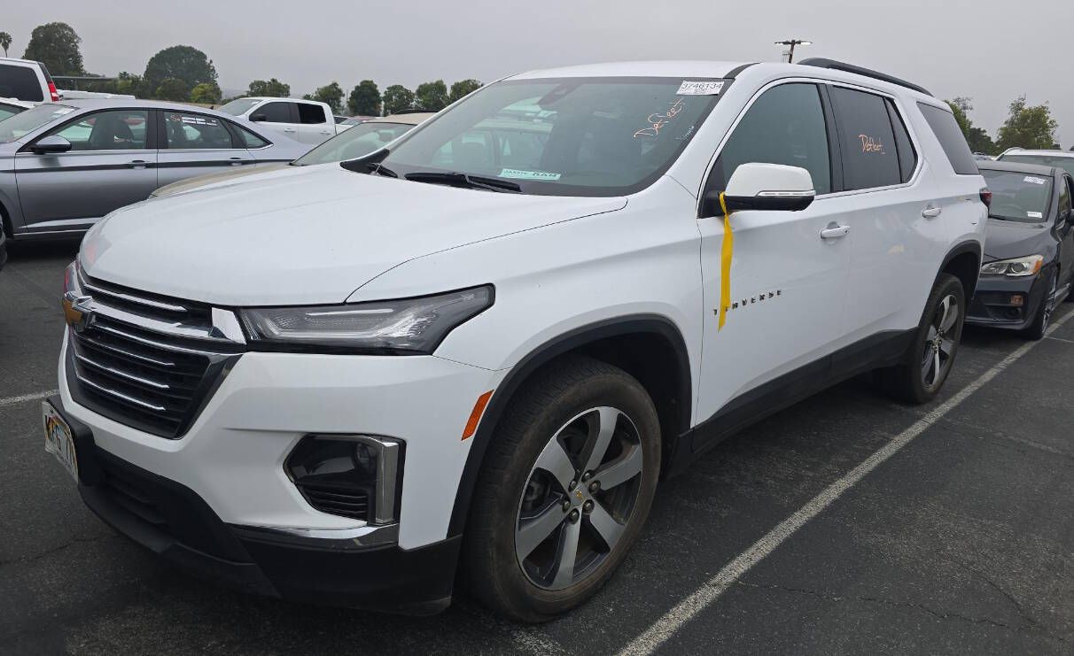 2023 Chevrolet Traverse LT Leather