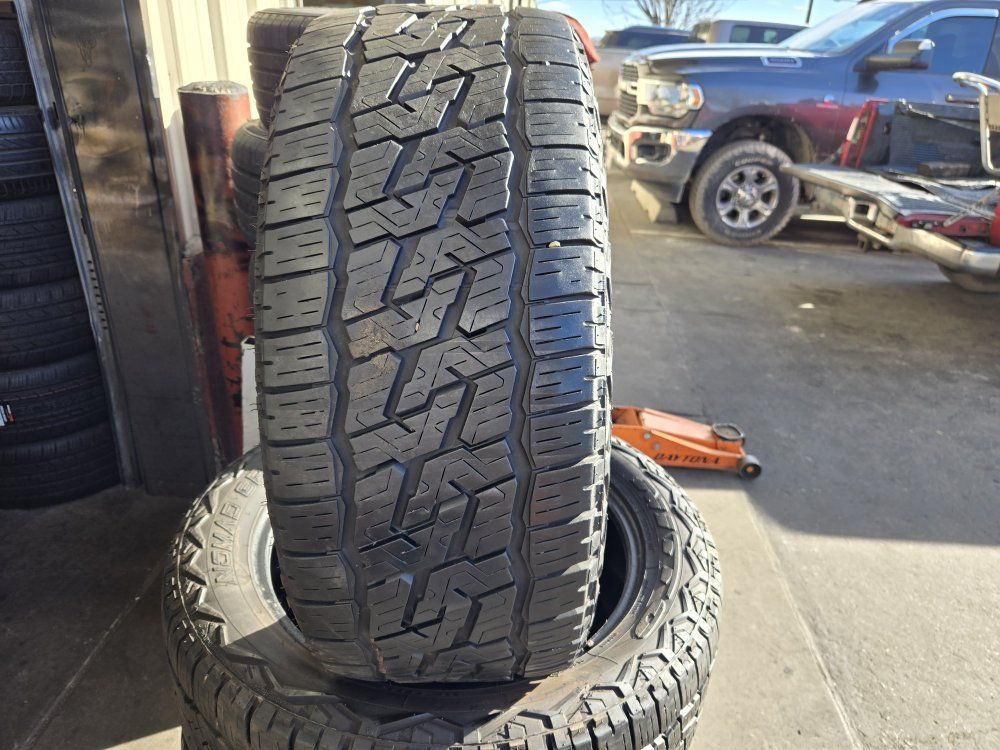 SET 265/50R20 NITTO NOMAD GRAPPLER