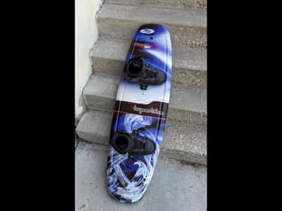 Hyperlite Fluid 137cm Wakeboard w/ Bindings