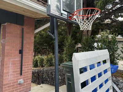 Lifetime 52 Portable Basketball Hoop