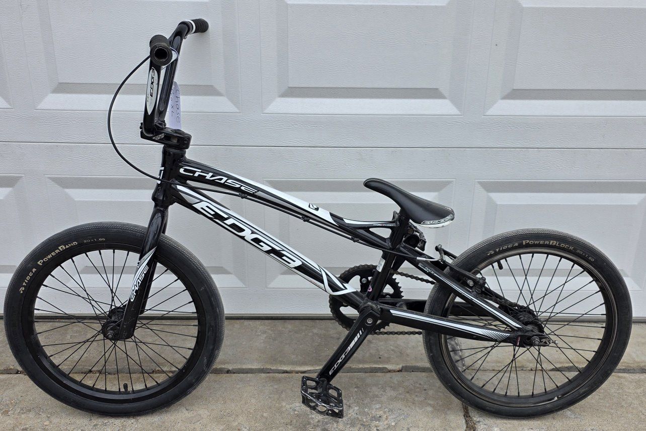 Chase Edge Pro XL bmx bike