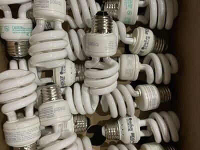 22 CFL 11W-14W Light Bulb For 60W Replacement