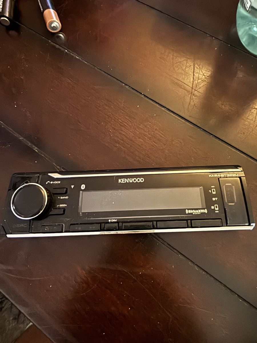 Kenwood KMM-BT322U faceplate
