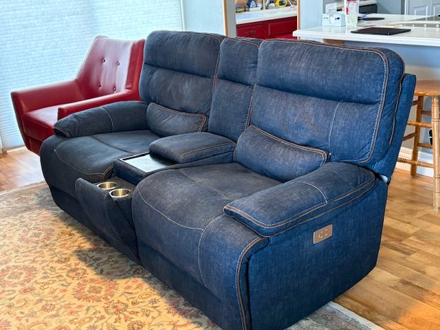 Powered Loveseat and charging port and USB outlets