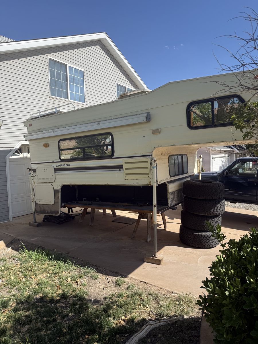 1992 caribou cab over camper