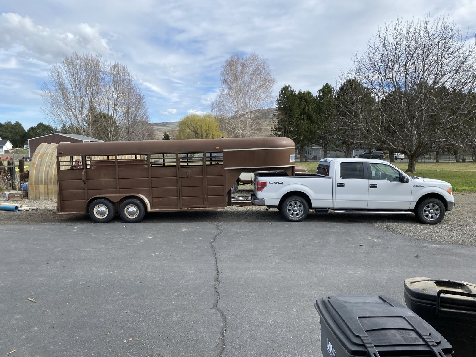 1985 Gooseneck Horse Trailer
