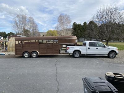 1985 Gooseneck Horse Trailer