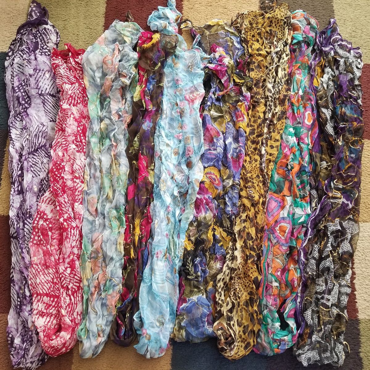 Set of 9 beautiful scarfs
