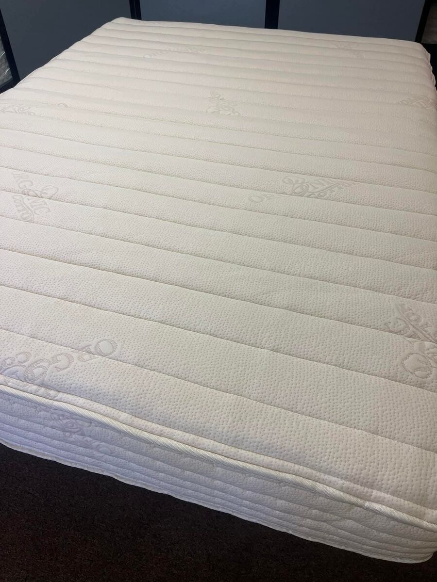 2-Sided Natural Latex 9", Queen Mattress, Like New, Excellent Condition
