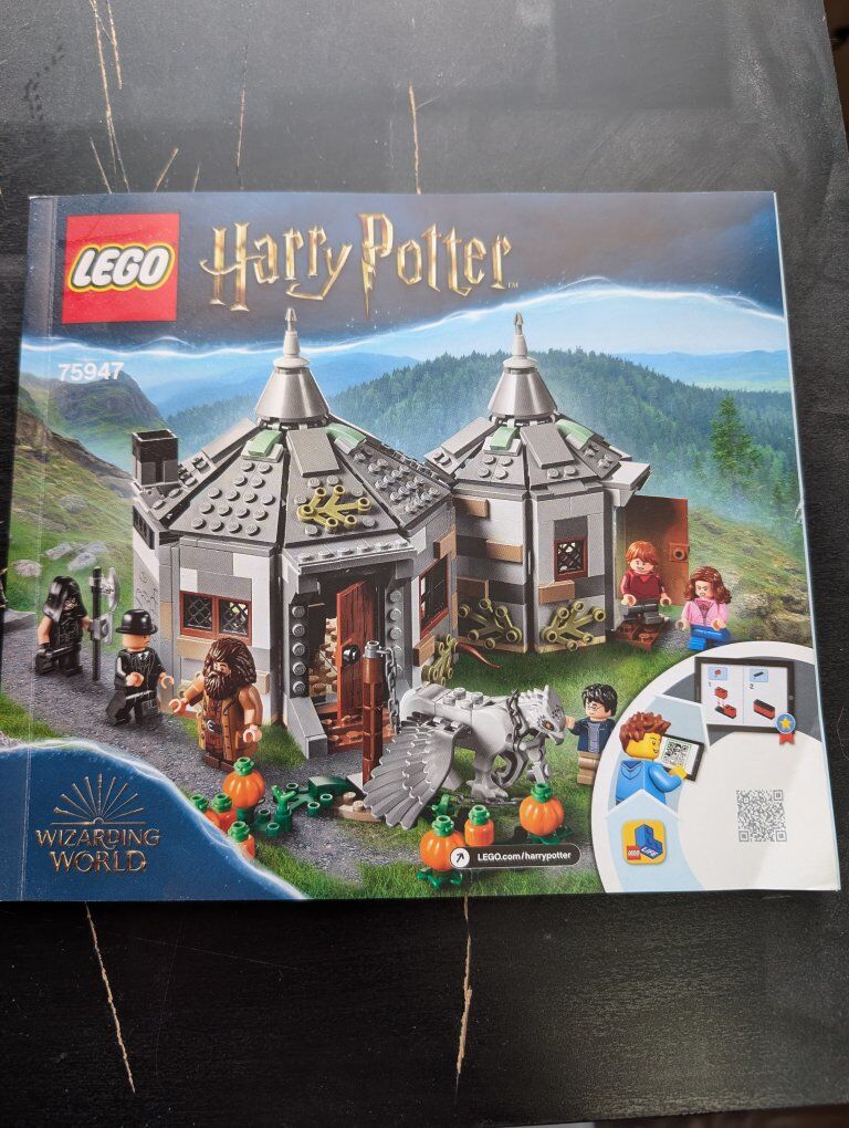 LEGO Harry Potter Hagrids Hut (Buckbeaks Rescue)