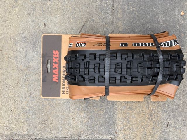 Maxxis DHR2 29x2.4 Tanwall