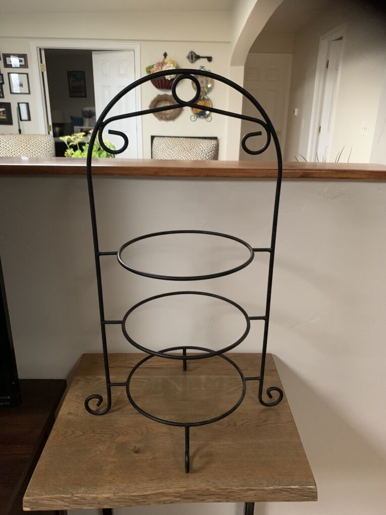 3 Tiered  Metal Plate Stand