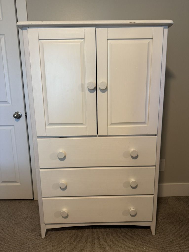 Armoire dresser