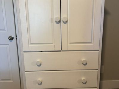 Armoire dresser