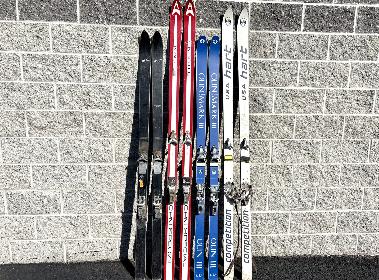 Rad, vintage downhill alpine skis Awesome cabin decor wall hangers. Downhill alpine nordic Hart, Dynastar, Continental, Hart