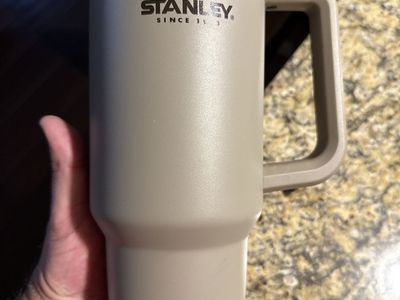 Stanley Quencher H2.0 FlowState Tumbler - 40 oz, Cream, Handle & Straw, New