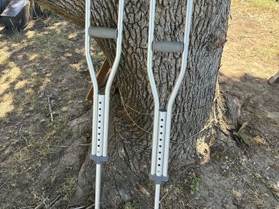 Youth Aluminum Adjustable Crutches