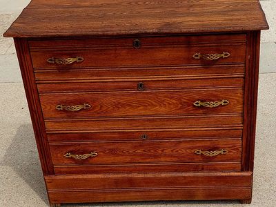 Dresser Antique Oak Eastlake 3 Drawer