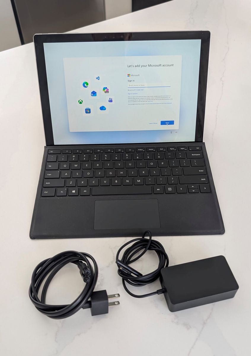 Microsoft Surface Pro 7 12.3" with detachable keyboard