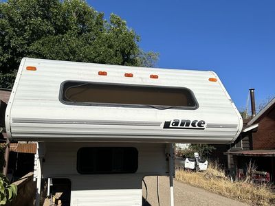 1994 Lance 990 Camper
