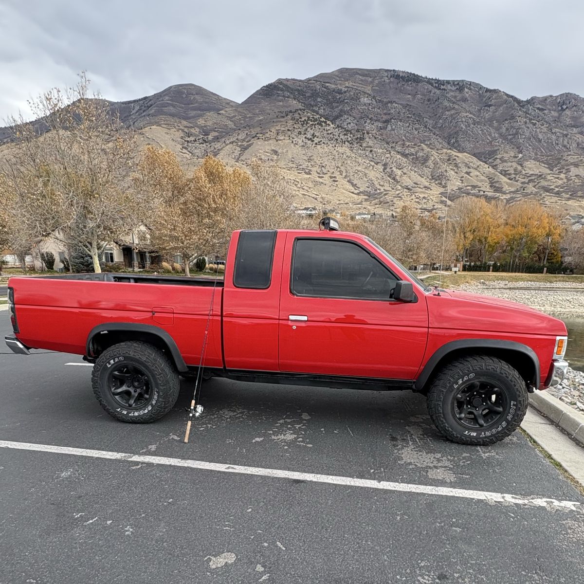 1994 NISSAN TRUCK XE V6