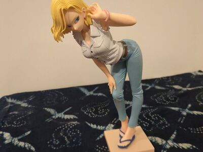 Android 18 figurine