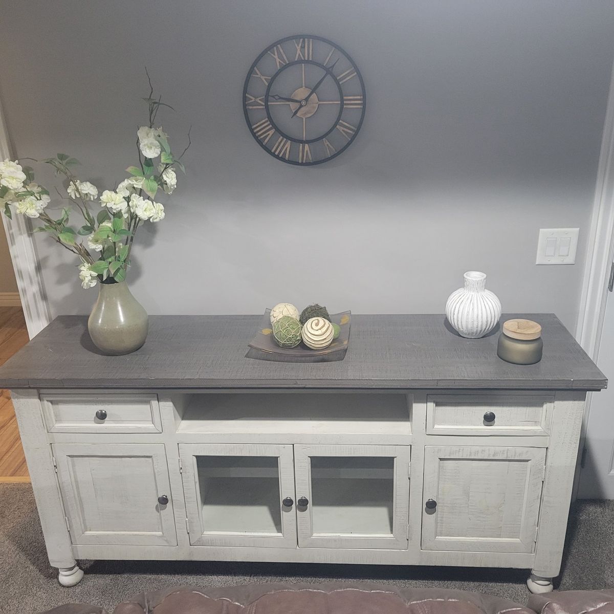 Entertainment Center/Buffet/Console