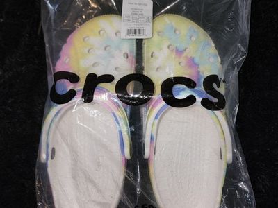 New. Crocs