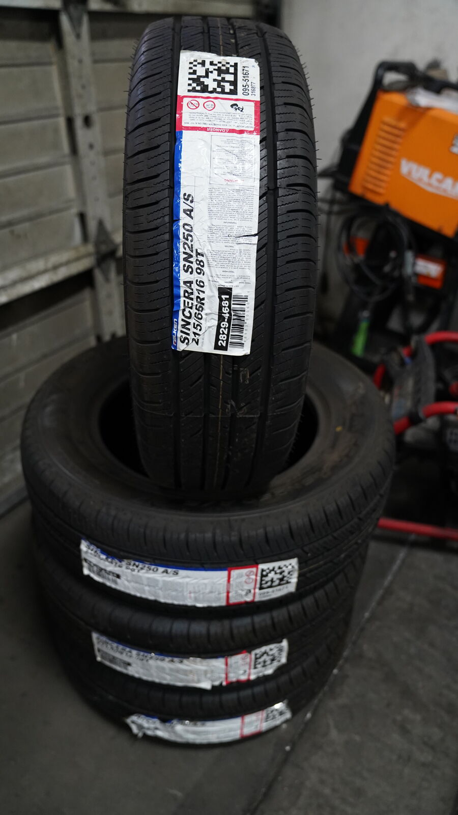 tires Falken 215-60-16