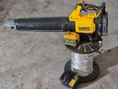 DEWALT FLEXVOLT 60V MAX XR Brushless Cordless Axial Blower DCE120B with Battery & Charger