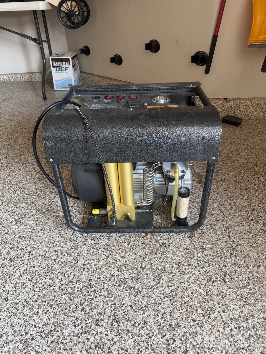 Portable High-Pressure PCP Air Compressor with Metal Frame
