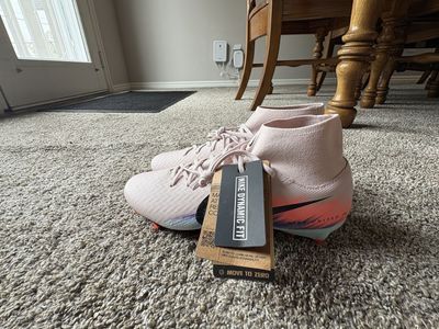 7.5 Youth Nike Mercurial Academy Cleats